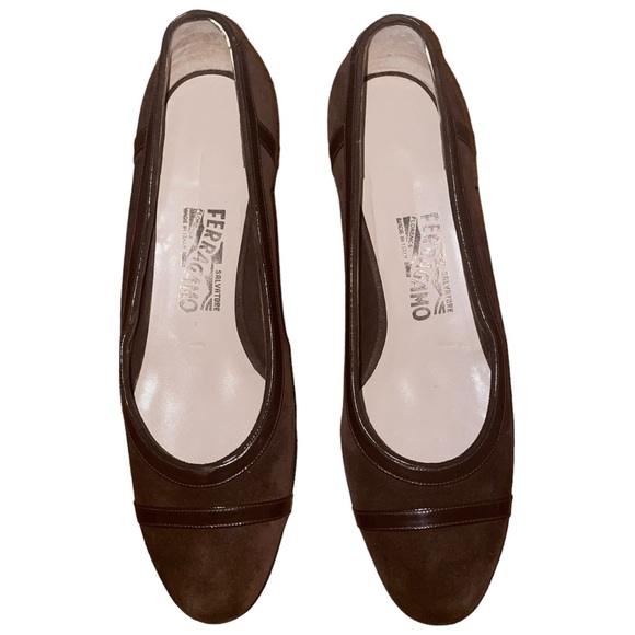 SALVATORE FERRAGAMO Vara Pump Low
Heel Suede and Patent Leather Size 9.5 C New - Picture 5 of 16